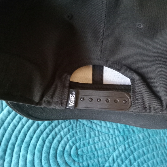 VANS Off The Wall Snap Back Black Hat Cap Embroidered Tan Logo - Picture 7 of 9